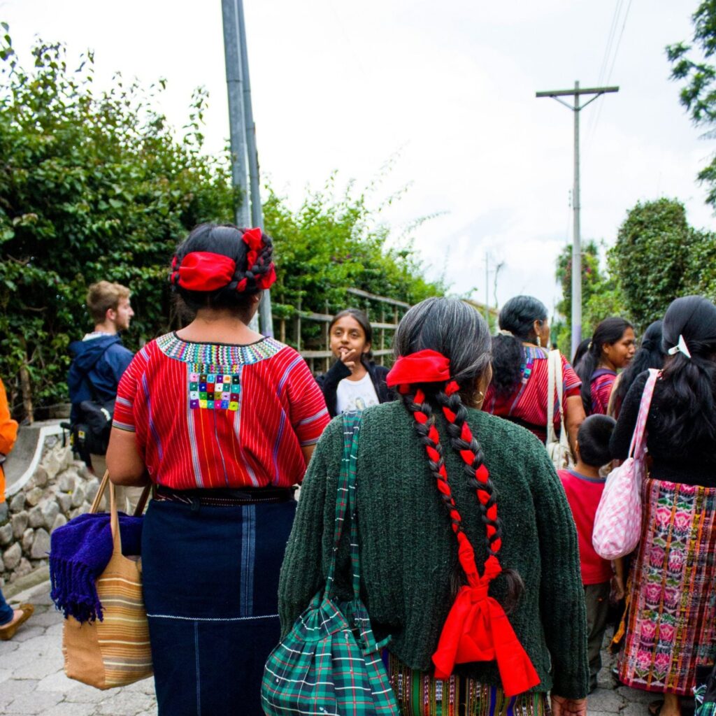 Las mujeres bolivianas construyen paz desde el arte