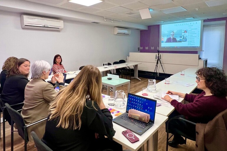 La red Begira de Emakunde actualizará el código deontológico para una comunicación y una publicidad no sexistas